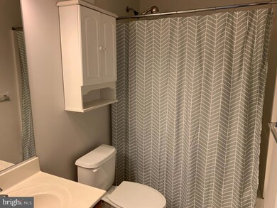 23434 Rainbow Arch Dr, Clarksburg, MD 20871 - photo 3