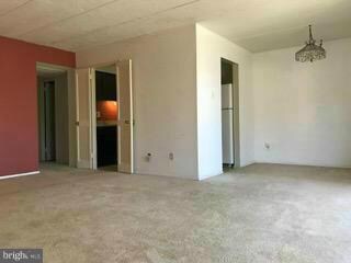 2630 Ft Farnsworth Rd unit 1B, Alexandria, VA 22303 - photo 2