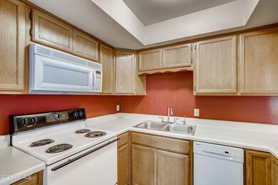 17 E Ruth Ave unit 309, Phoenix, AZ 85020 - photo 2