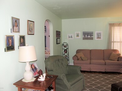 1652_7_LivingRm
