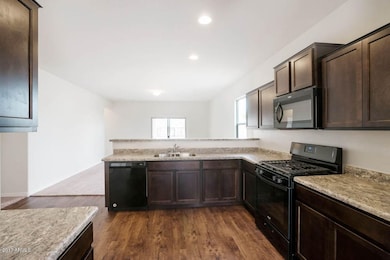 LGIHomes_Bisbee_L_03
