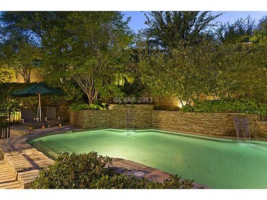 Swimming Pool/Hot Tub/Sauna.