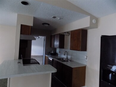 2109 Spruce Dr, Rosenberg, TX 77471 - photo 6