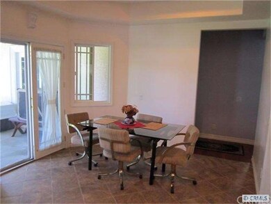 Kitchen Dining Area