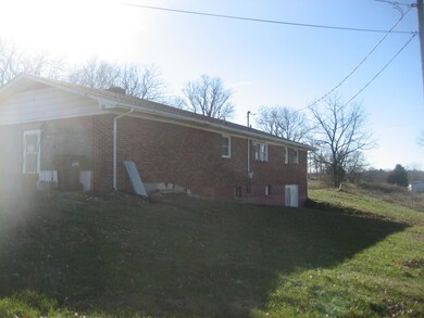 825 Oregon Rd, Versailles, KY 40383 - photo 7