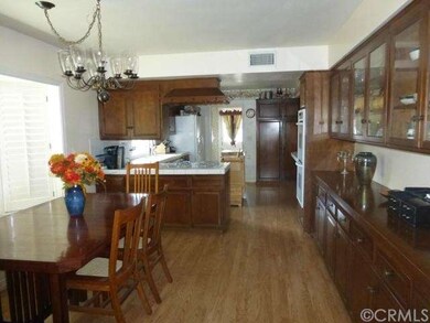 Eating Area & Family Kitchen