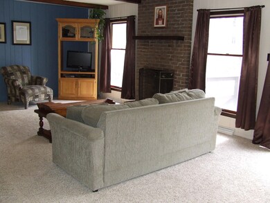 8 Revere Rd, Mountain Top, PA 18707 - photo 2