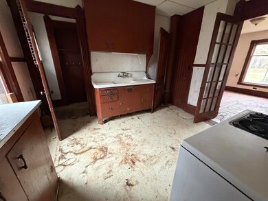 102 Pine St, Paw Paw, MI 49079 - photo 3