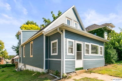 3042 Cottage Grove Ave, Omaha, NE 68131 - photo 2