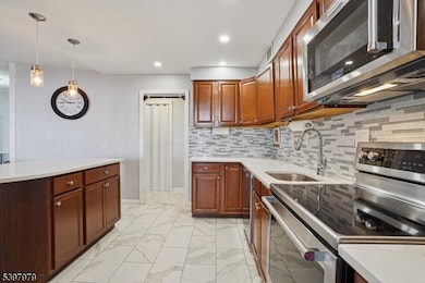 1 Claridge Dr unit 702, Verona, NJ 07044 - photo 6