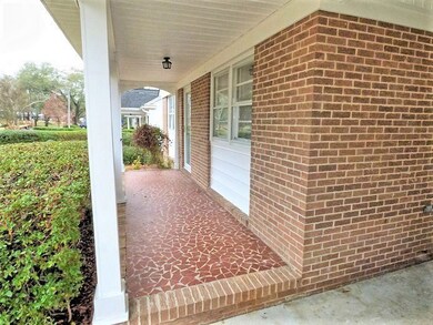 520 Hampton St, Camden, SC 29020 - photo 3