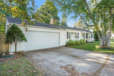 722 N Hudson St SE, Lowell, MI 49331 - photo 2