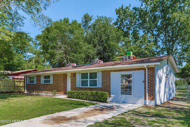 003-photo-front-view-8265243