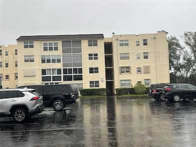 2871 Somerset Dr unit 105, Lauderdale Lakes, FL 33311 - photo 3