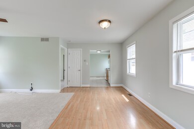 35 Front St, Palmyra, NJ 08065 - photo 4