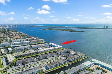 Shore Club unit 105, North Palm Beach, FL 33408 - photo 2