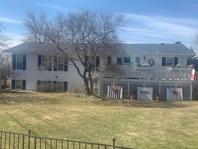 1314 Skyline Dr, Jamestown, ND 58401 - photo 2