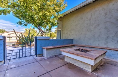 2083 E Bartlett Pl-101