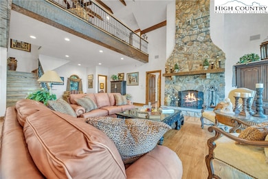 530 Howard's Knob Rd, Boone, NC 28607 - photo 2