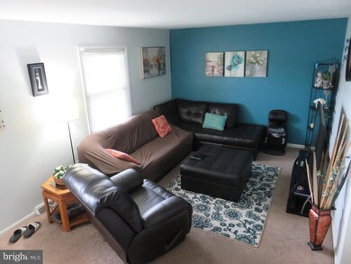 128 Thomas Dr, Telford, PA 18969 - photo 4