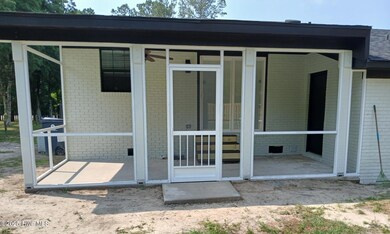 9166 Screened Back Patio