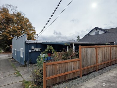 1902 Rockefeller Ave, Everett, WA 98201 - photo 3