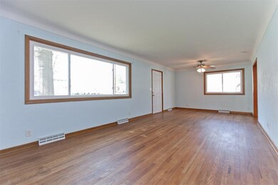 3224 Sue Ln NW, Cedar Rapids, IA 52405 - photo 5