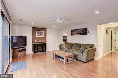 6552 Pennacook Ct, Columbia, MD 21045 - photo 5