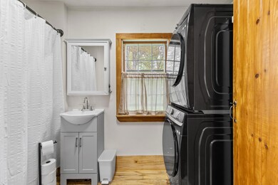 Full bath/laundry room
