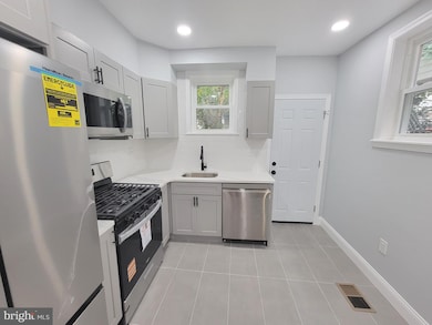 2013 S Croskey St, Philadelphia, PA 19145 - photo 4