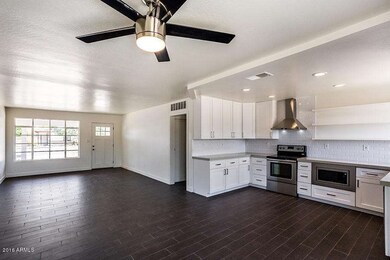 1109 W Campbell-12