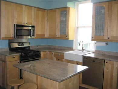 Kitchen. Completely updated, fully equipped  eat-i