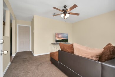 1034 Pilot Point Dr, Houston, TX 77038 - photo 2