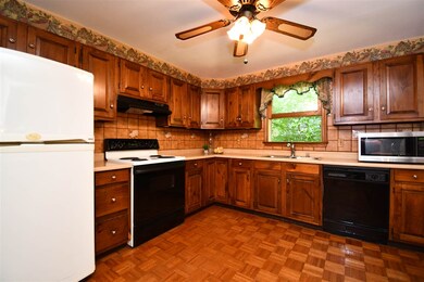 7 Kerry Dr, Newton, NH 03858 - photo 2