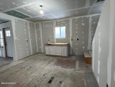 39 G B Dr, Readsboro, VT 05350 - photo 4