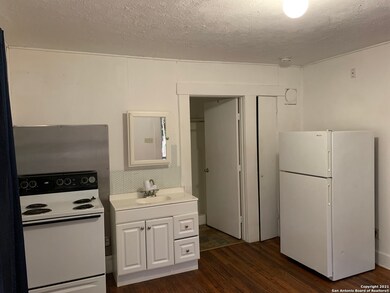 923 N Heideke St unit B, Seguin, TX 78155 - photo 7