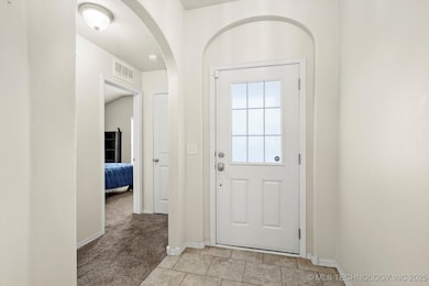 entry - 2&3 bedrooms to the side