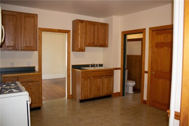 134 Bucklin St, Pawtucket, RI 02861 - photo 6