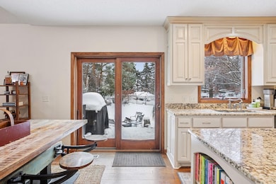 27 Scotch Pine Rd, Saint Paul, MN 55127 - photo 7