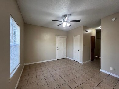 1001 E Travis St unit 7, Laredo, TX 78040 - photo 3