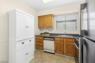 412 Tournament6, Union Twp., NJ 07083 - photo 7