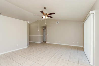 019-photo-living-room-12563311