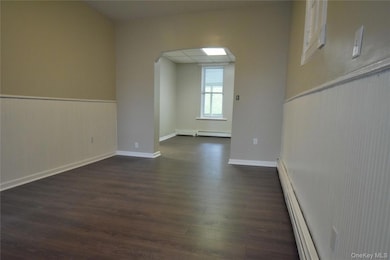 12 Railroad Ave unit Floor 2, Chester, NY 10918 - photo 3