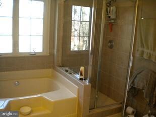 15436 Beachview Dr, Dumfries, VA 22025 - photo 6