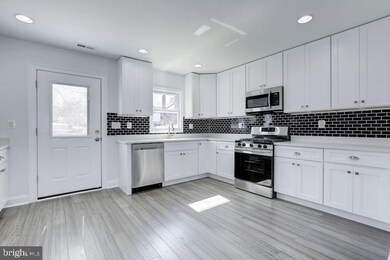 5111 H St SE, Washington, DC 20019 - photo 3