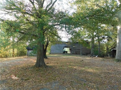 756 Dorsett Rd, Siler City, NC 27344 - photo 4