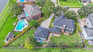 2010 Pebble Ln, Friendswood, TX 77546 - photo 6