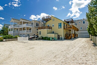 2-1915 B S Bay Ave (39)
