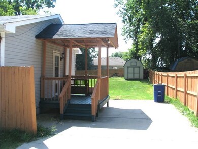 114 E Cedar St, Shelbyville, TN 37160 - photo 2
