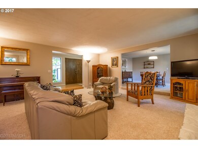 1475 Amberland Ave, Eugene, OR 97401 - photo 4